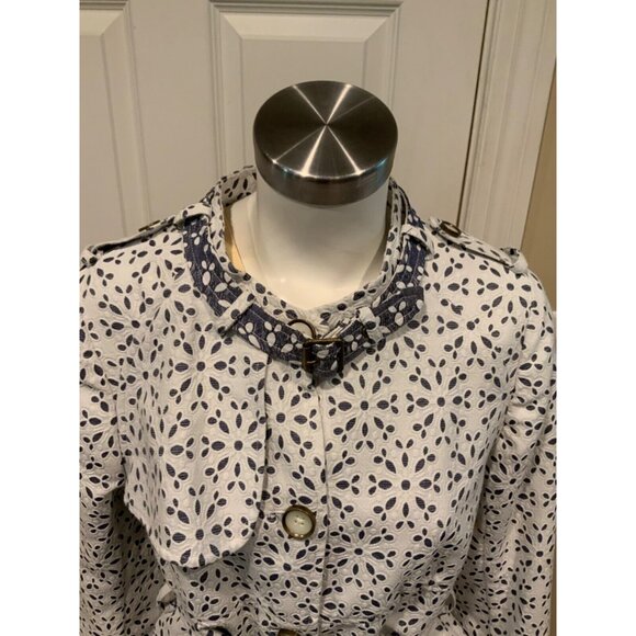 Elevenses White & Chambray Floral Eyelet Patterned Peplum Trench Jacket, Size 12 - Picture 2 of 8